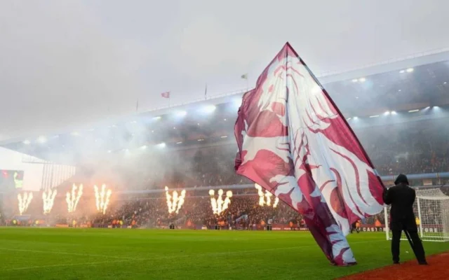 Aston Villa Bakal Tuntut Hukum Jamie Carragher