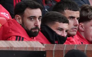 Cadangkan Bruno Fernandes, Carrick Makin Tertekan di United