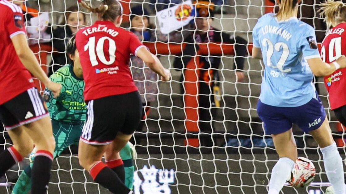 Gol Terlad Buyarkan Kemenangan Manchester City Atas MU