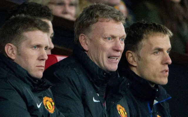 Phil Neville Sebut MU Jadi Sirkus Usai Peninggalan Ferguson