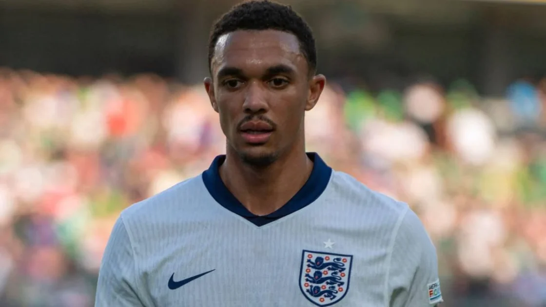 Jamie Carragher Ingin Trent Alexander-Arnold Kembali ke Liverpool