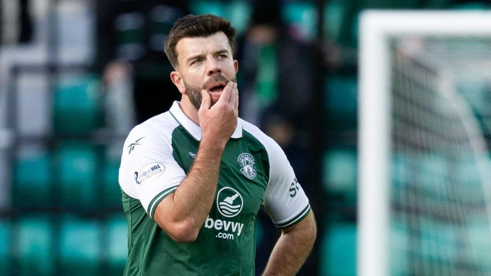 Hibs Kalah dari Celtic, Taktik Hanley Jadi Sorotan