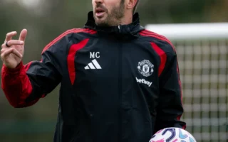 Carrick Pertahankan Fernandes sebagai Kapten Manchester United