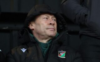Debut Duncan Ferguson di Glentoran Ditunda Akibat Cuaca