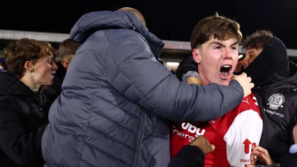 Fleetwood Singkirkan Arsenal Lewat Adu Penalti di Carabao Cup
