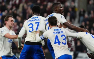 Derek McInnes Bela Emmanuel Fernandez Jelang Semifinal Piala Liga