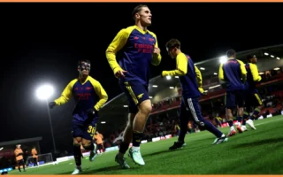 Micah Richards Minta Arsenal Jual Viktor Gyokeres Segera