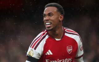 Arsenal Torehkan Rekor Bek Tengah Usai Taklukkan Everton