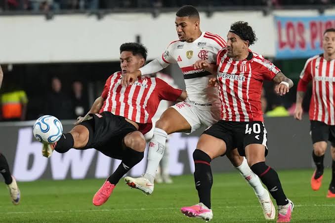 Estudiantes Singkirkan Flamengo di Maracana Menuju Final