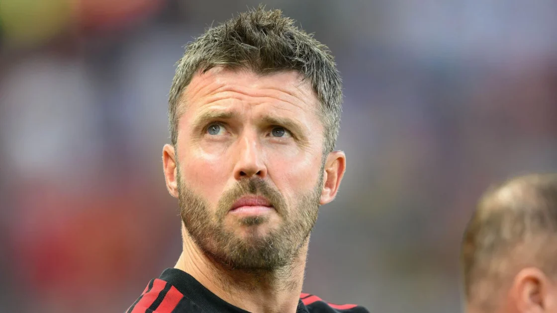 Respons Michael Carrick Usai Ditanya Mengapa Belum Dipecat