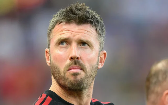 Respons Michael Carrick Usai Ditanya Mengapa Belum Dipecat