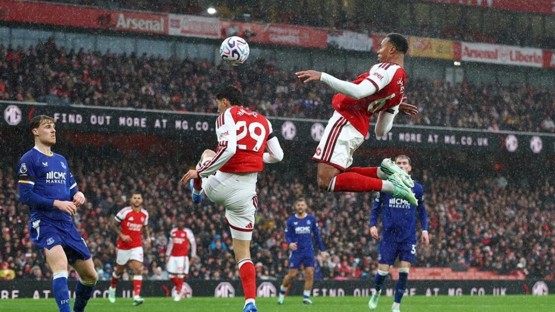 Hasil Liga Inggris: Dua Bek Tengah Bawa Arsenal Tekuk Everton