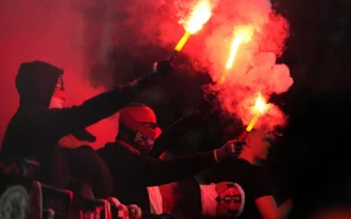 Ultras Leverkusen Tuntut Klub Lepas Pengecualian Aturan 50+1