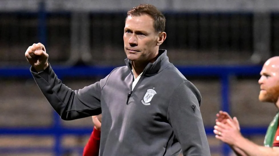 Debut Manajer Duncan Ferguson di Glentoran Berakhir Imbang