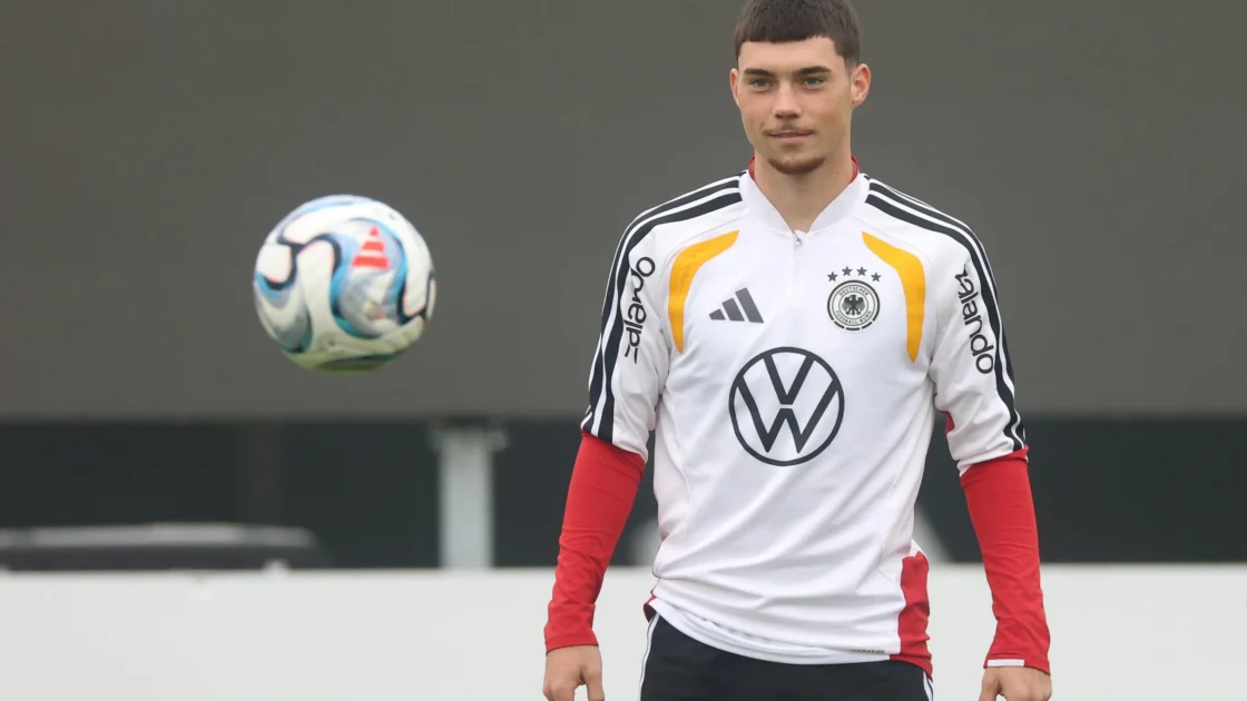 Felix Keidel Bahas Gol Tendangan Bebas di Bundesliga