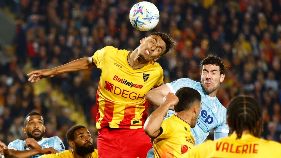 Everton Siapkan Tawaran Januari untuk Bek Lecce Tiago Gabriel