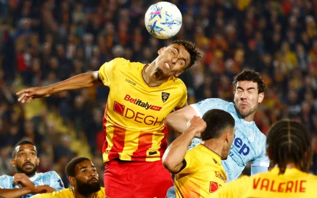 Everton Siapkan Tawaran Januari untuk Bek Lecce Tiago Gabriel