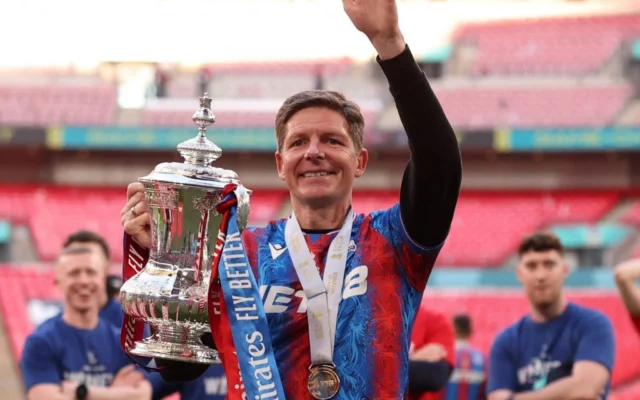 Crystal Palace Lirik Thomas Frank Jika Pecat Pierre Sage