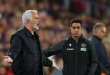 Viral Tatapan Tajam Mourinho ke Bench Barcelona di El Clasico