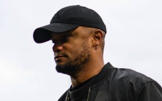 Vincent Kompany Dirawat di Rumah Sakit Usai Kolaps saat Latihan