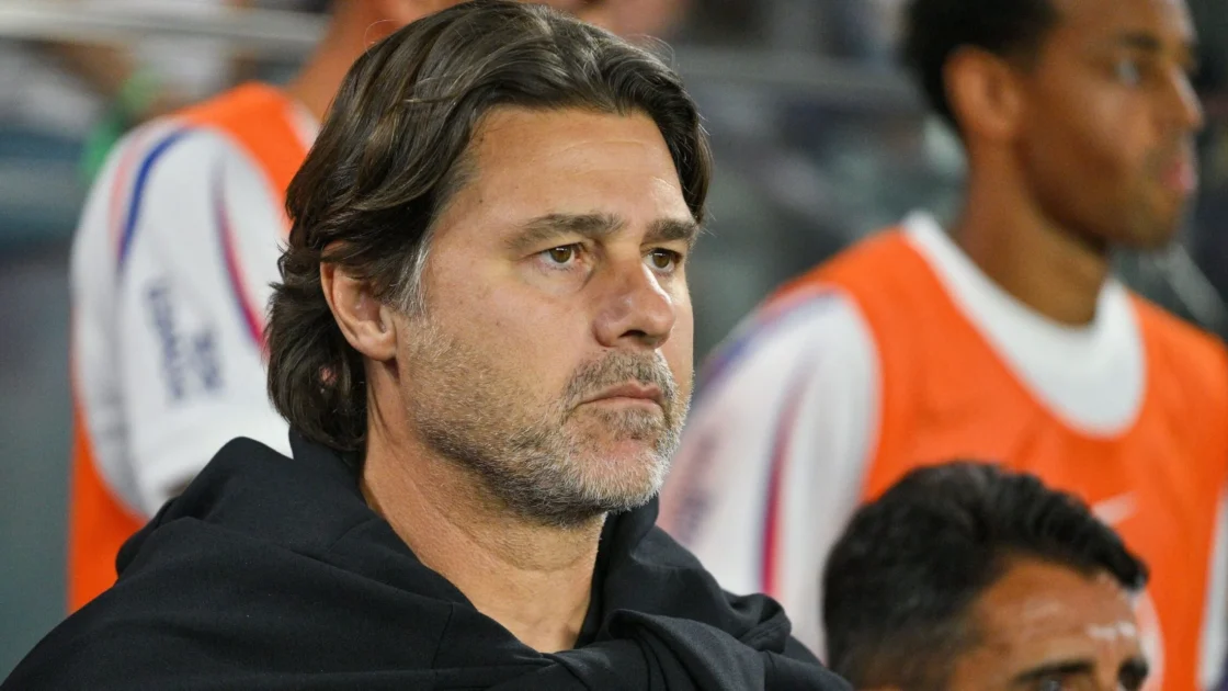 Tottenham Incar Alex Freeman Gantikan Pedro Porro