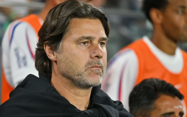 Tottenham Incar Alex Freeman Gantikan Pedro Porro