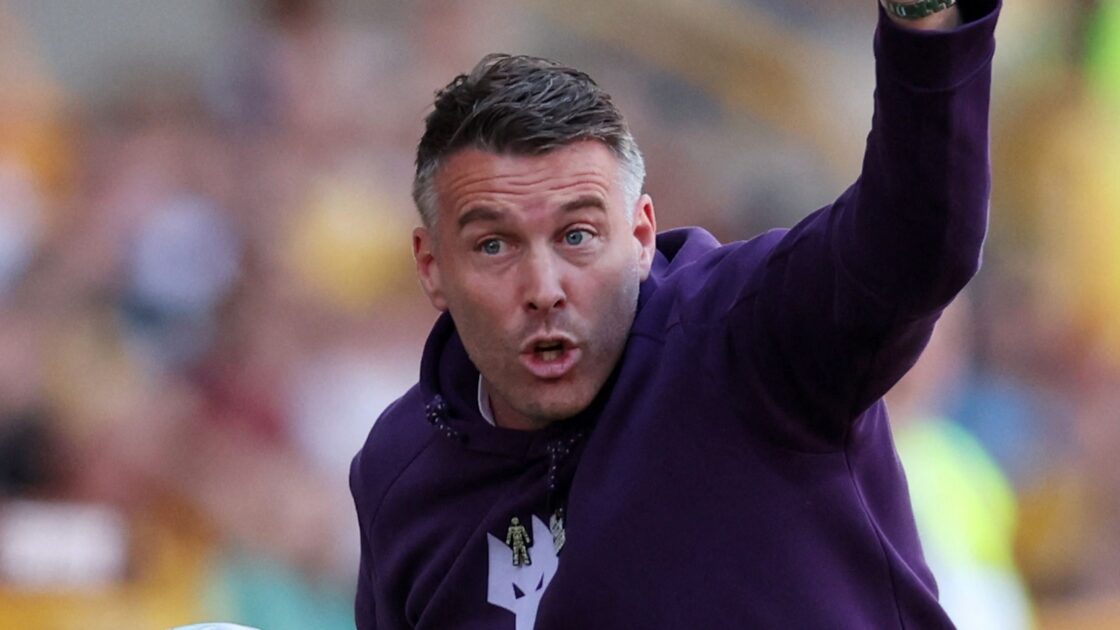 Burnley Incar Mantan Pelatih Huddersfield Town Carlos Corberan